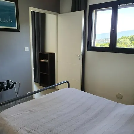 F2 Avec Terrasse De 35 M2 Bomorto -