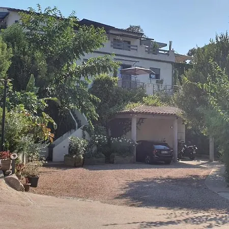 F2 Avec Terrasse De 35 M2 Bomorto - *